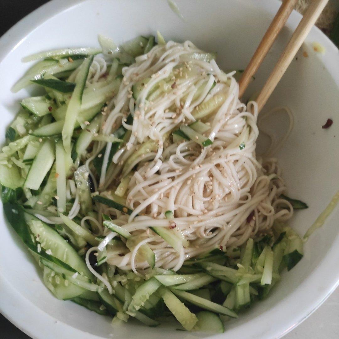 夏日凉拌面