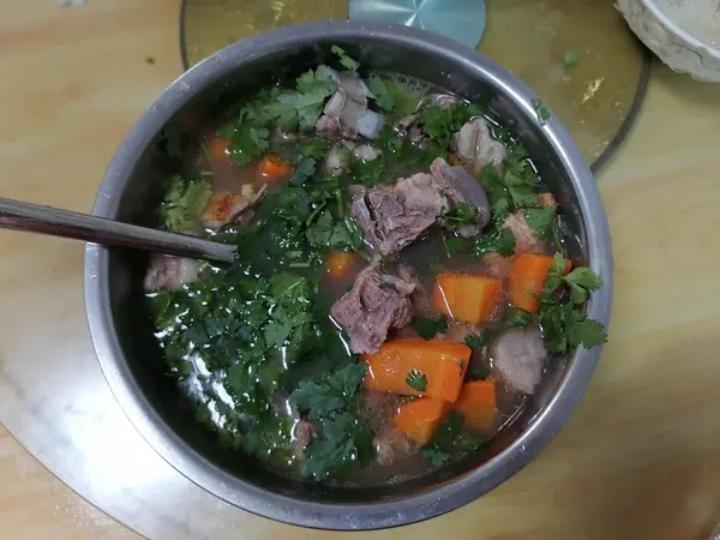 清炖羊排汤