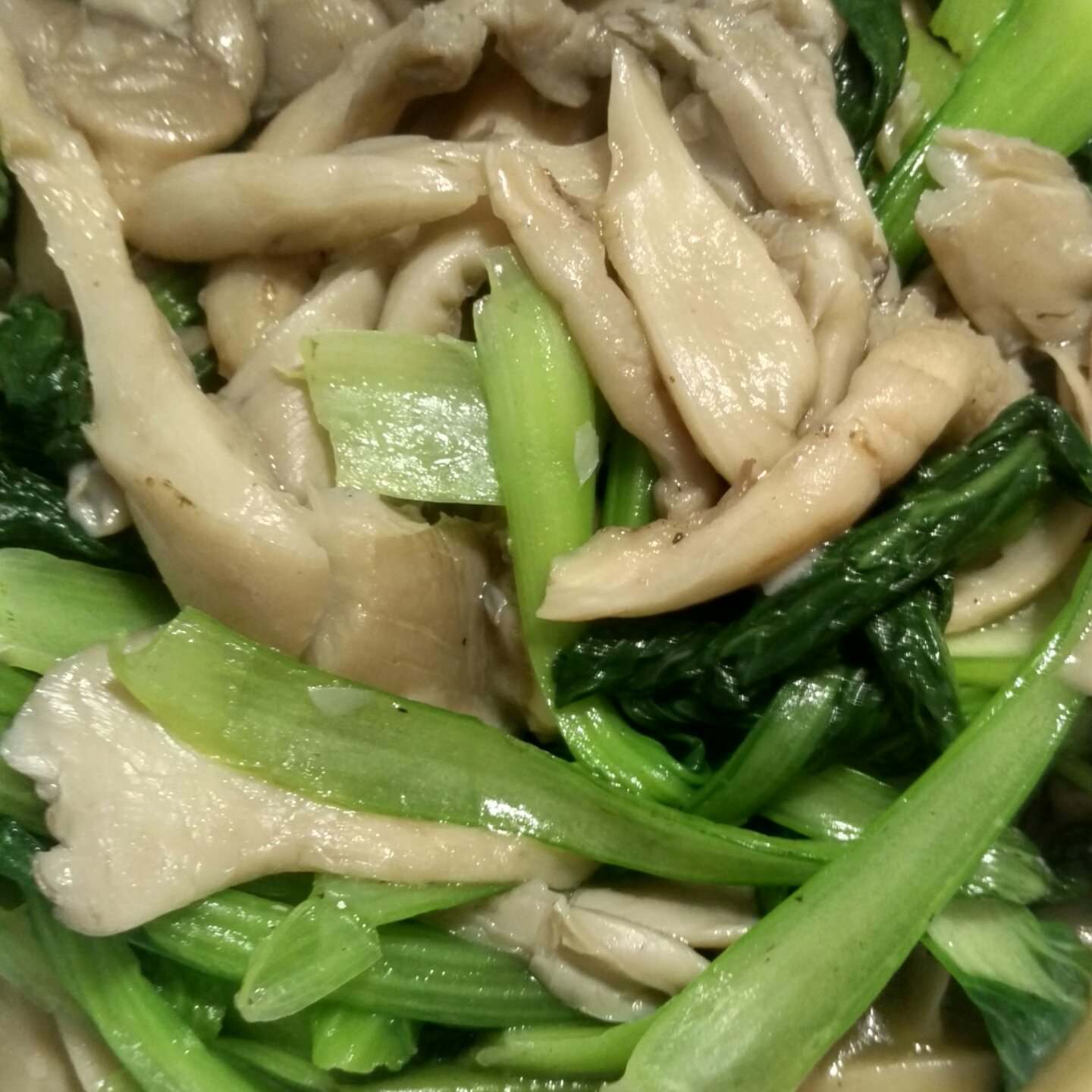 小璐美食做的青菜蘑菇