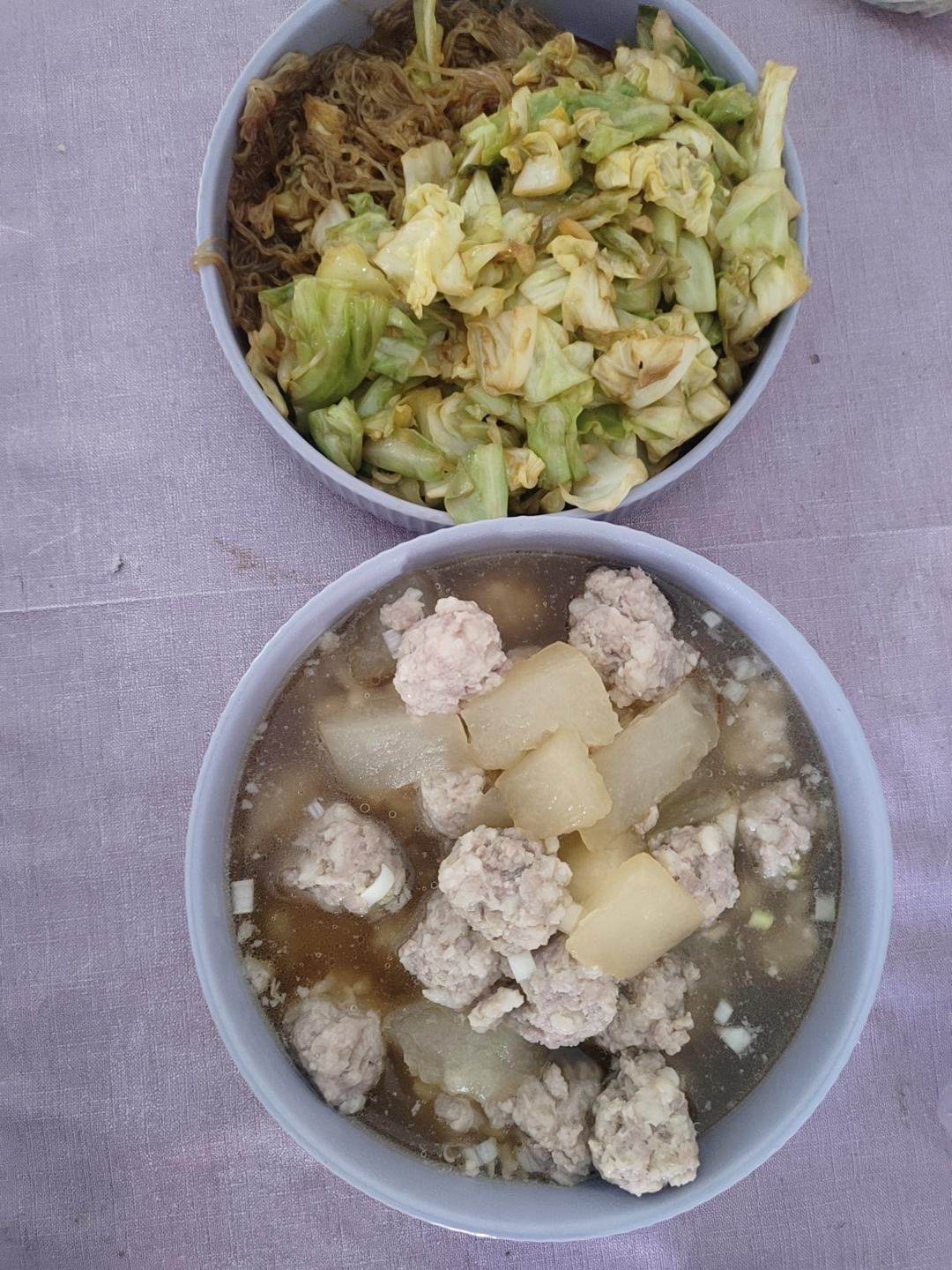 最近爱吃粉丝粉条～包菜炒粉丝