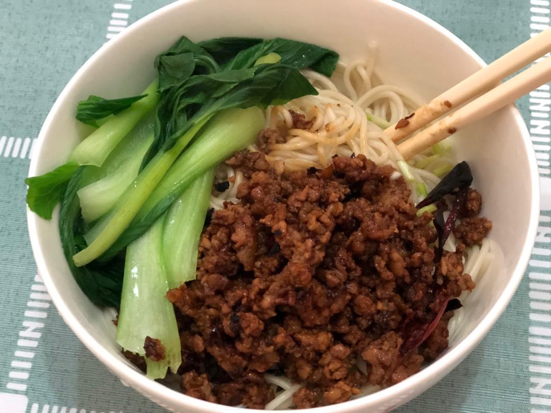 老上海辣肉面