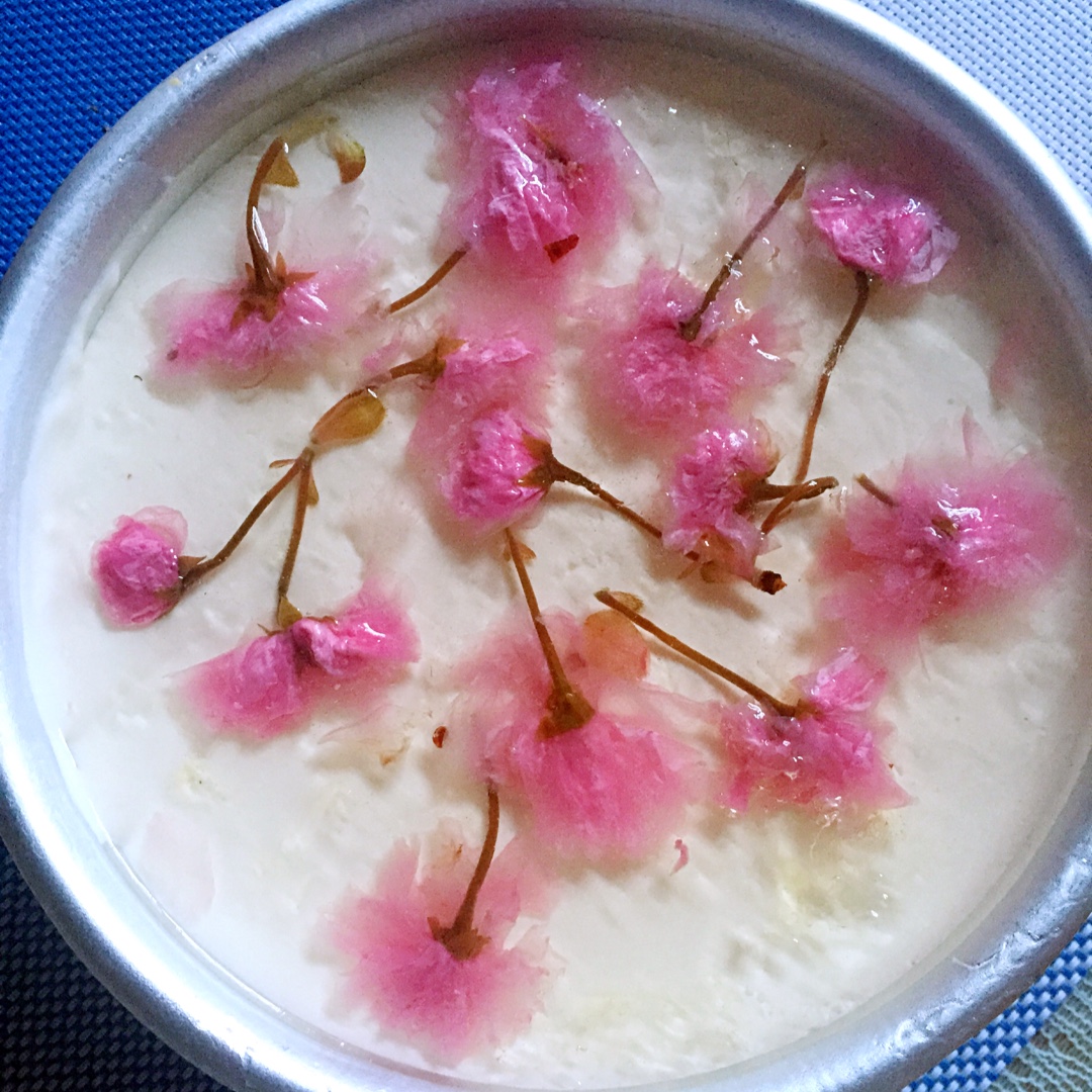 颜值爆表的樱花慕斯。（6寸圆模）