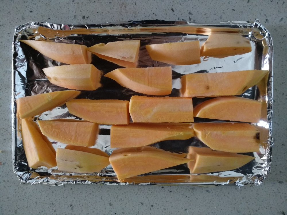 烤红薯条(烤箱锡纸版、30分钟、一人份)的做法 步骤3