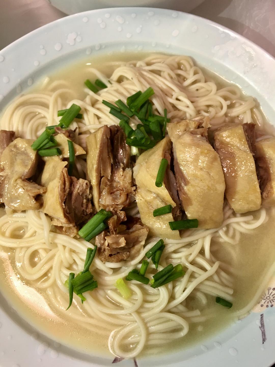 盐水鸭汤面的做法