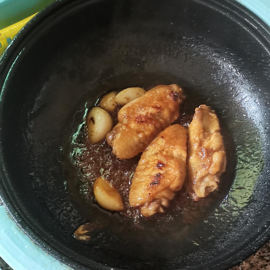 蒜香蚝油鸡翅中