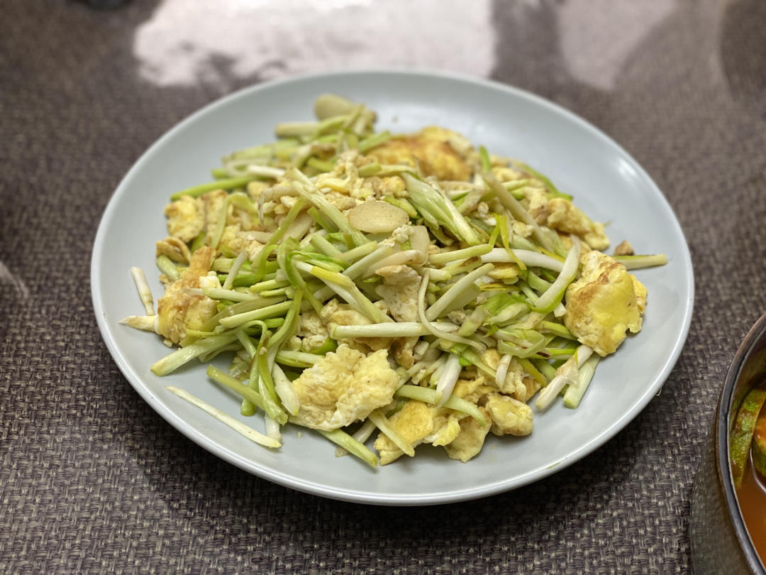 蒜黄炒鸡蛋