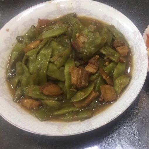 东北五花肉炖豆角