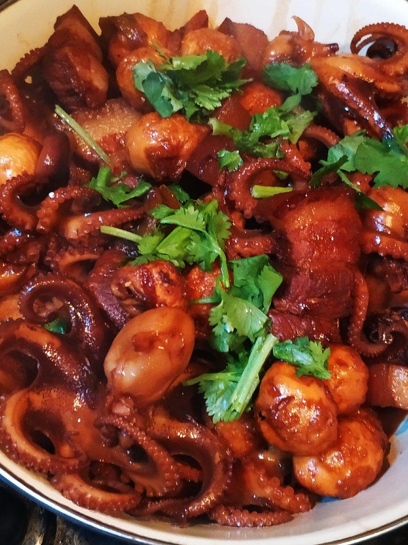 加了鹌鹑蛋后，这盘红烧肉，美味的逆天啦——鹌鹑蛋烧肉（孔瑶食谱）