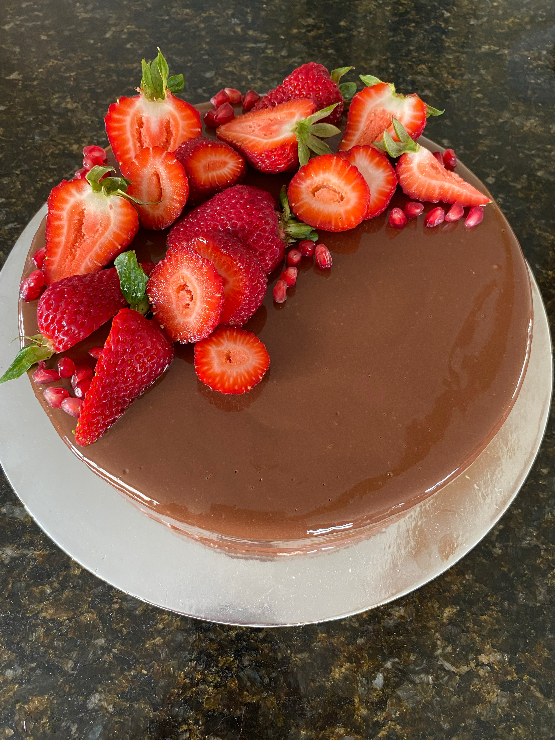 草莓巧克力镜面蛋糕