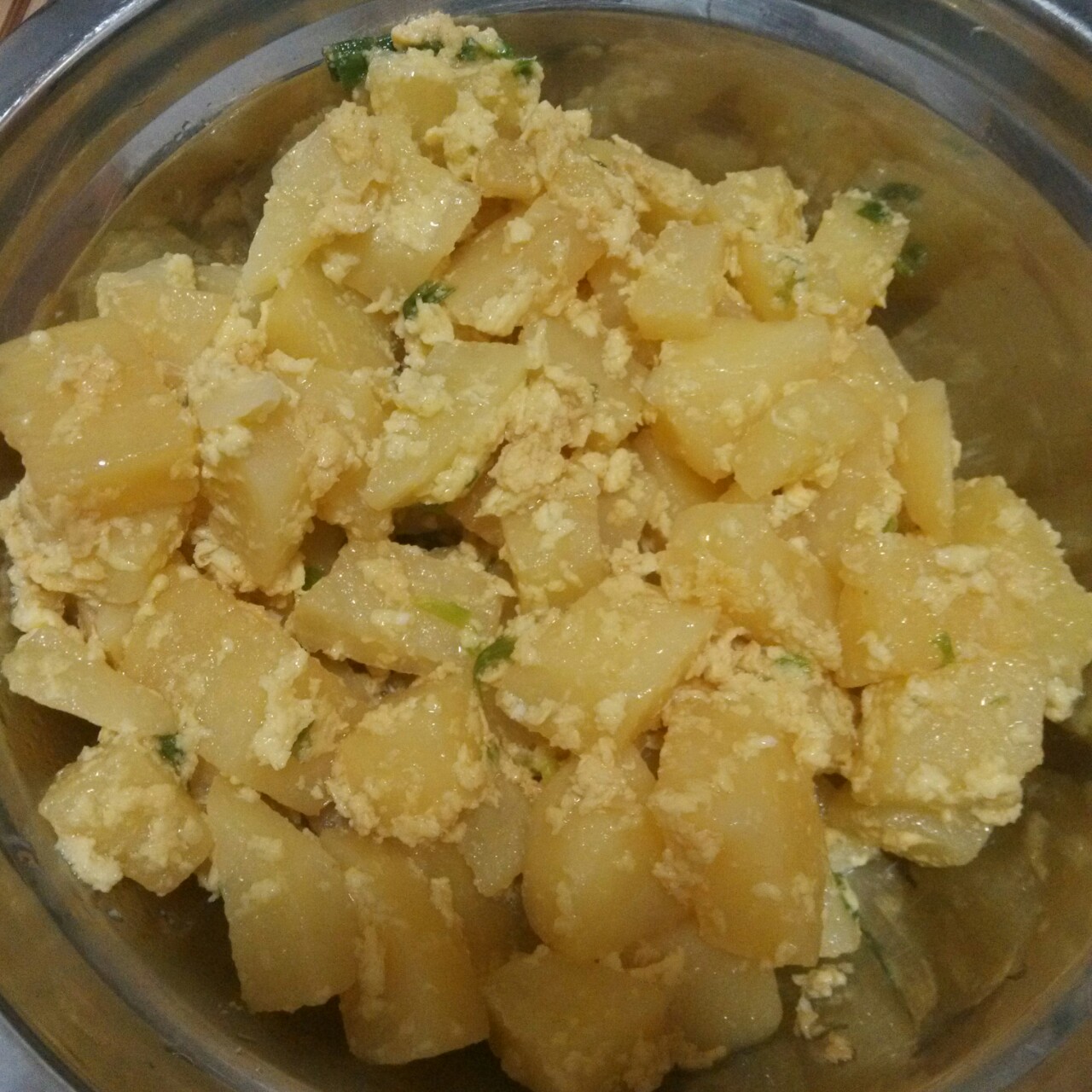 土豆丁炒鸡蛋