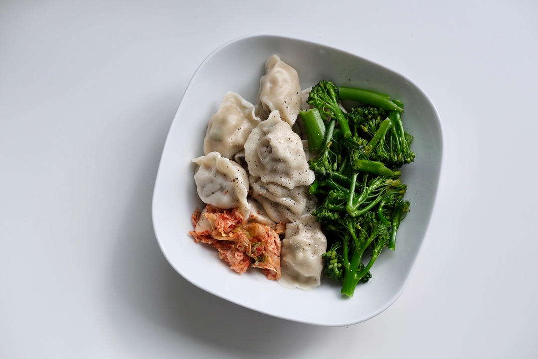 教你正确煮速冻饺子的方法，不干裂不破皮不粘锅！