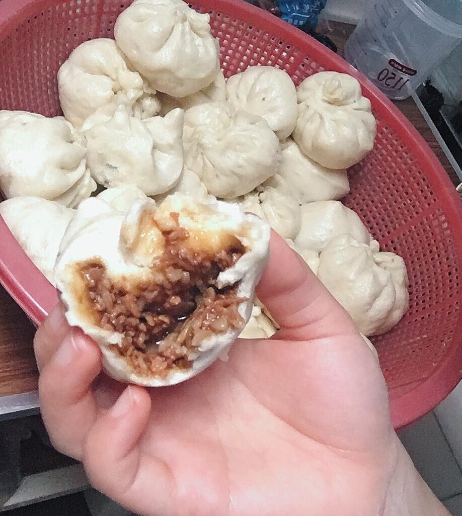 鲜嫩多汁的叉烧包