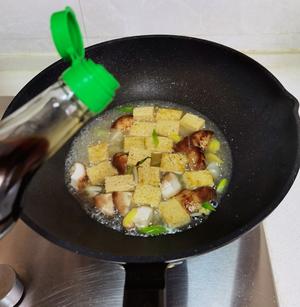 香菇烧冻豆腐的做法 步骤8