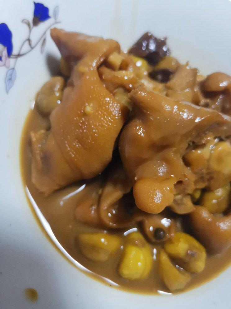 栗子炖猪蹄—— 美味解馋又美容
