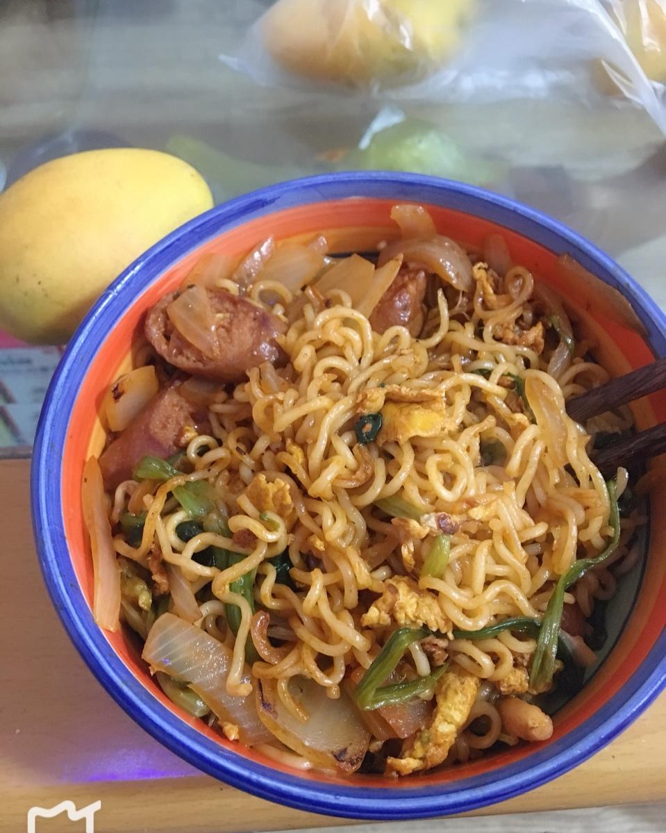 路边摊风味炒方便面