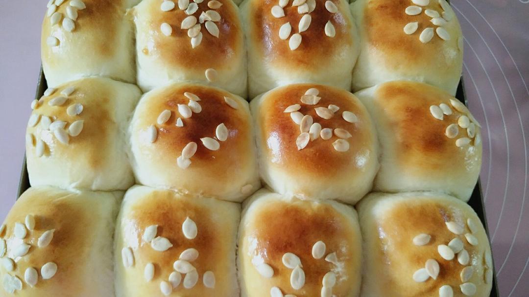 超软牛奶小餐包