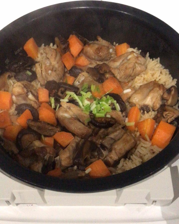 喷香排骨焖饭（爆好吃）