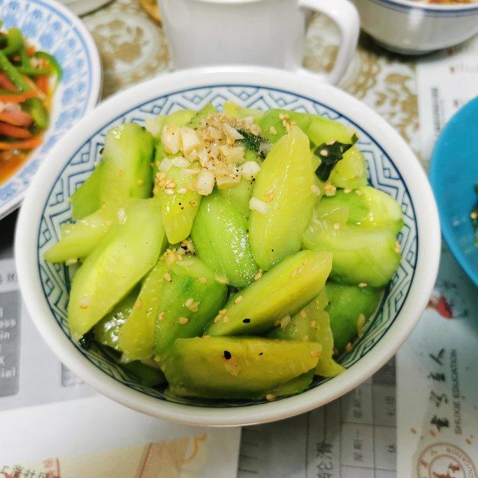 秋宝妈做的超简单糖醋拌黄瓜