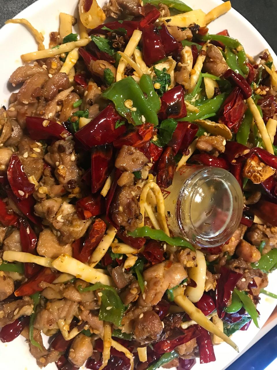 0人做过这道菜月皎皎兮用料香辣啤酒兔的做法兔肉用油炒,放盐八角,炒