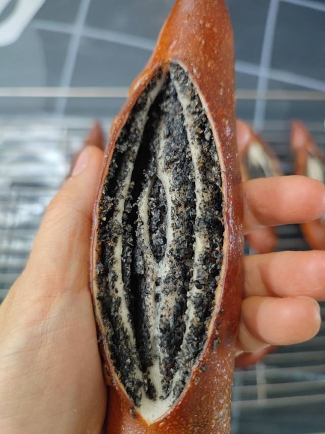 碱水系列又更新啦！香浓的黑芝麻碱水棒