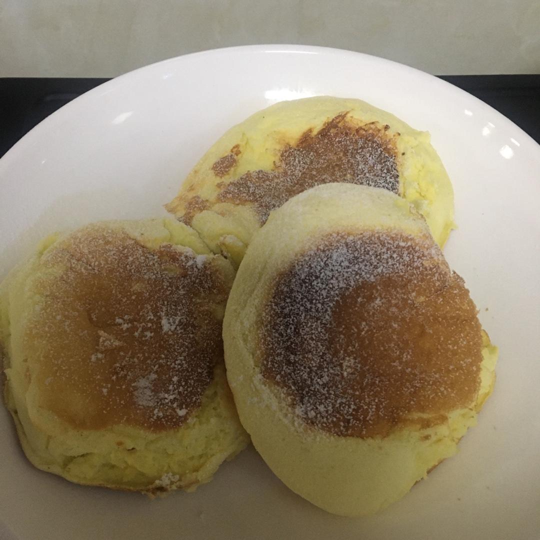 不用烤箱 15分钟无油低糖的舒芙蕾蛋糕松饼 🥞 蓬松绵软