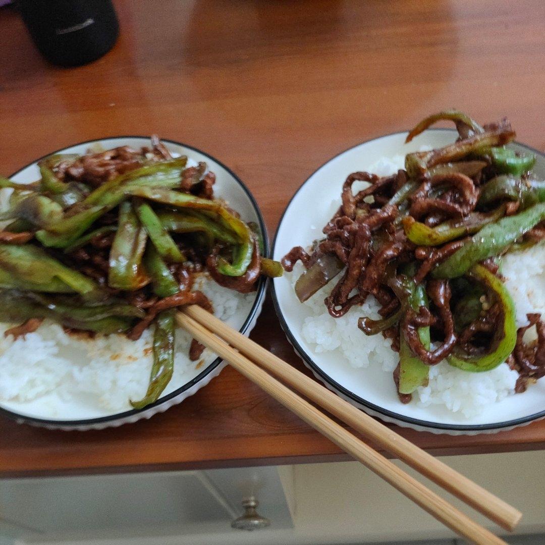 ‼️好吃到舔盘的青椒肉丝盖浇饭