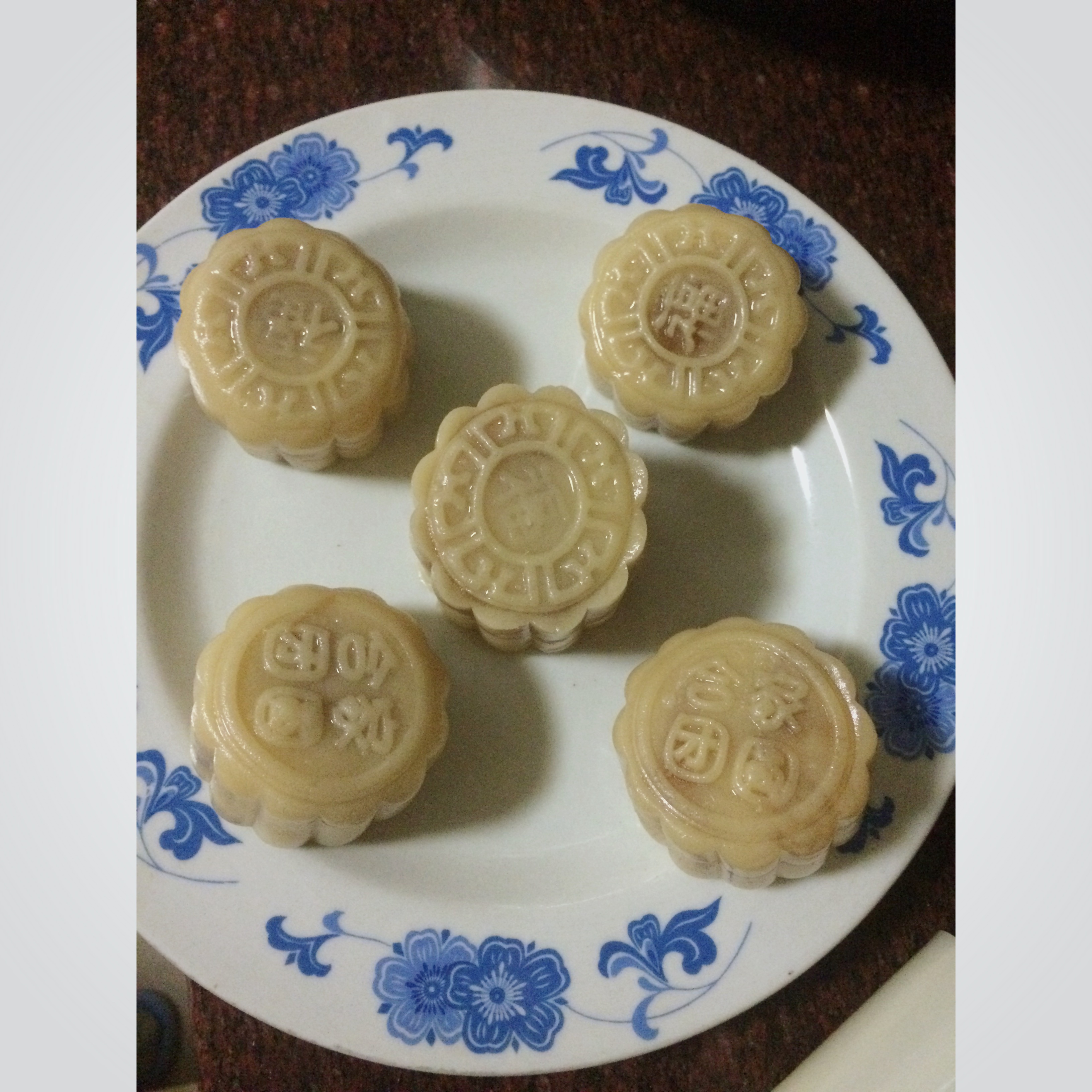 芒果芝士冰皮月饼