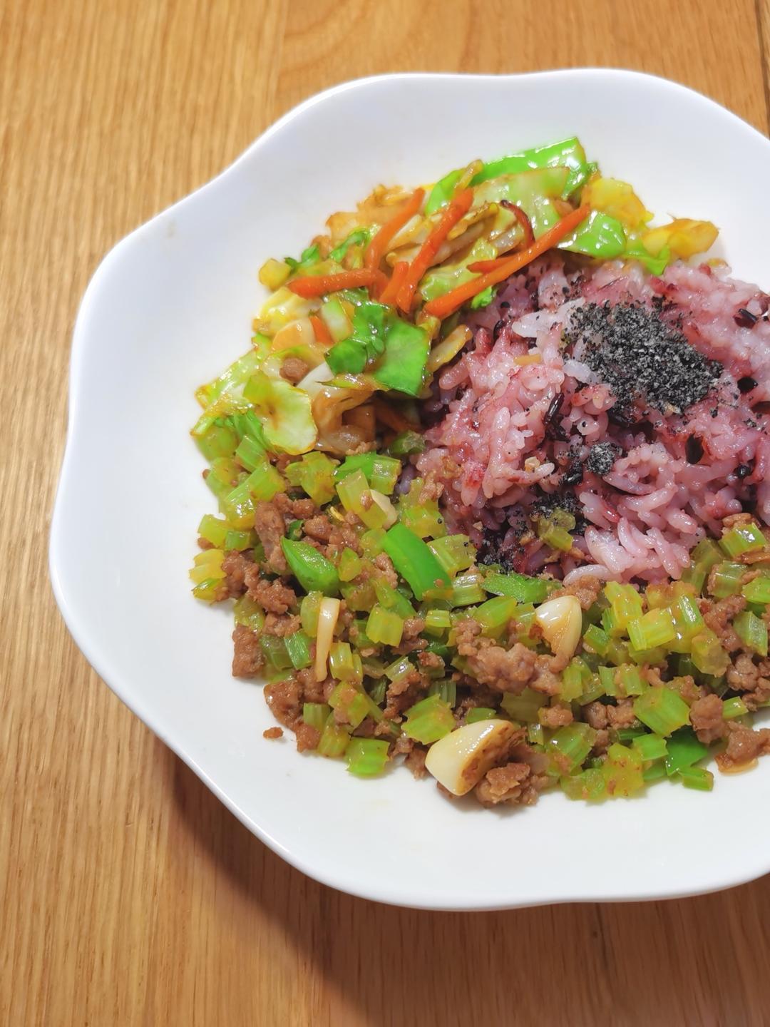 芹菜牛肉末「下饭神器」