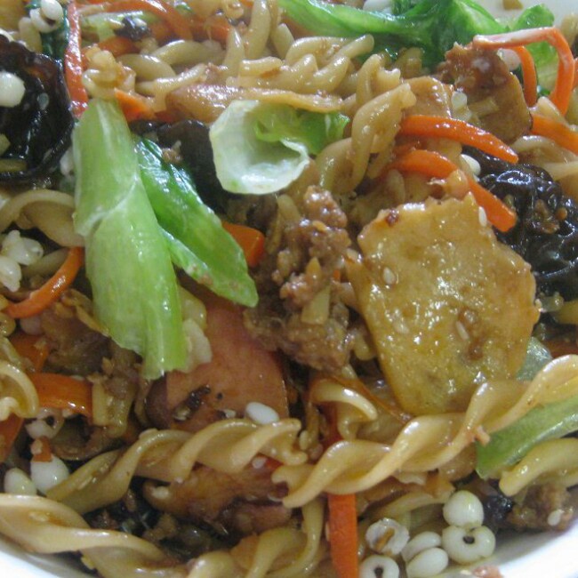 肉酱五彩螺丝粉