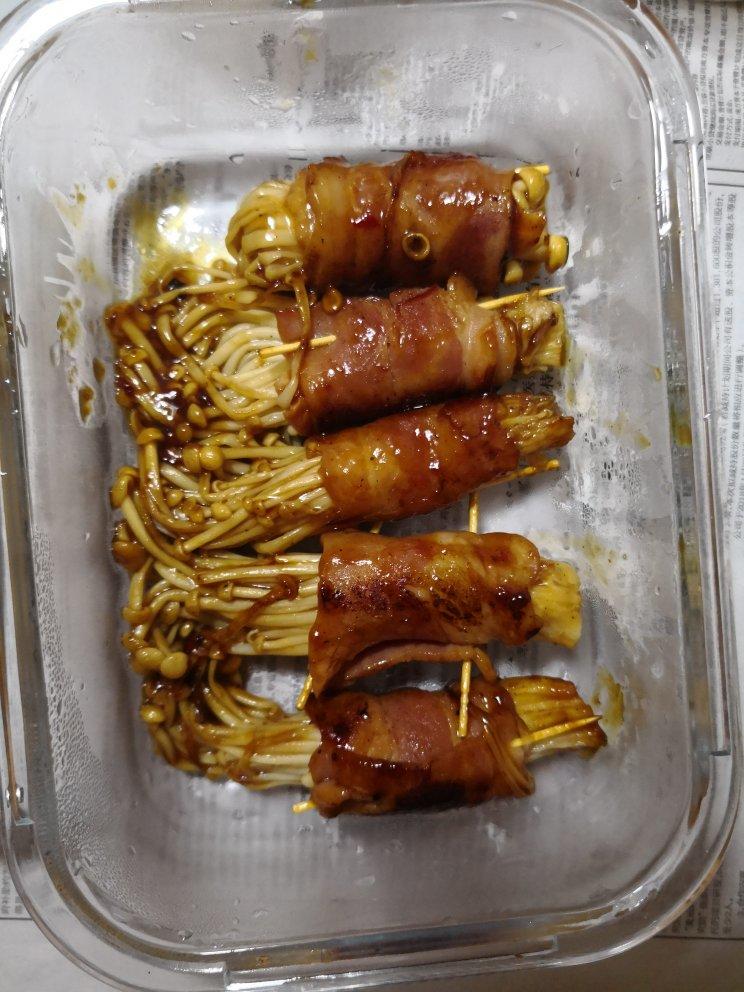 【金针菇培根卷】