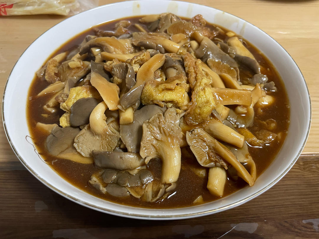 蘑菇炒鸡蛋	平菇这样炒，鲜美无比巨好吃