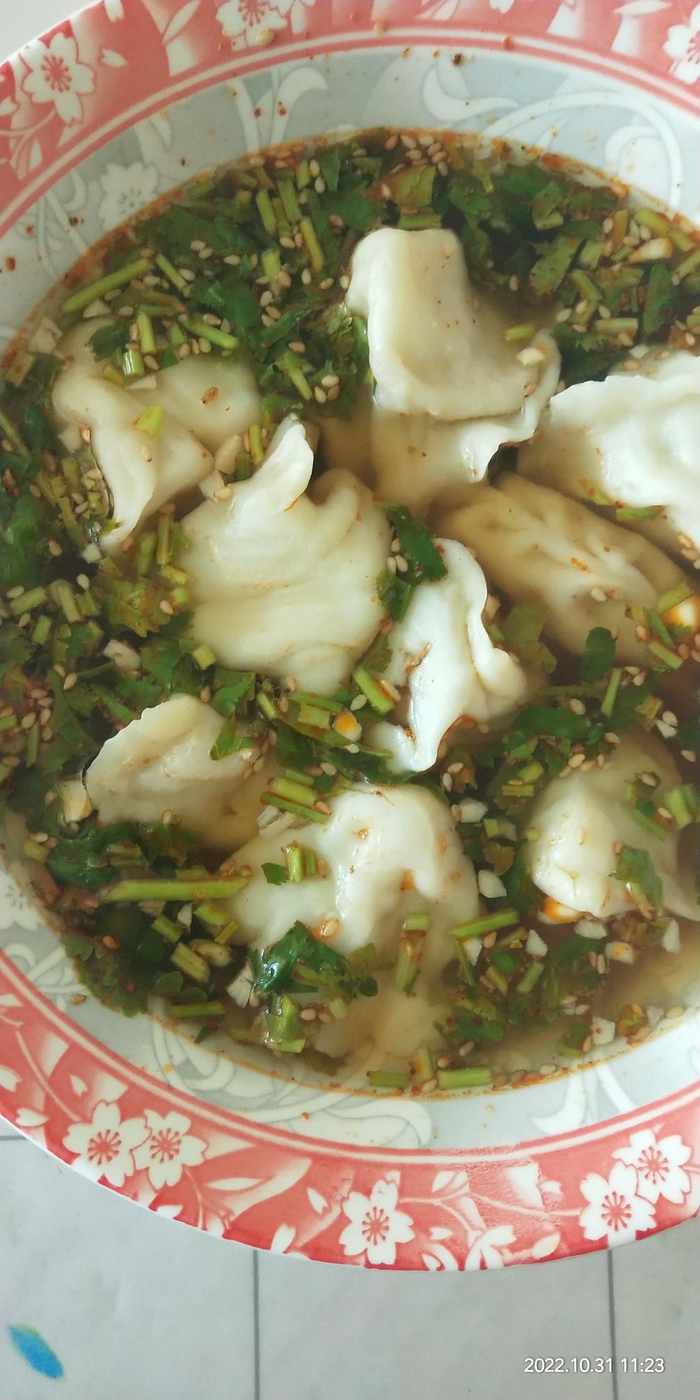 酸汤饺子的做法