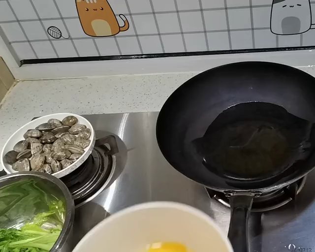 超鲜超好做的神仙蚬子汤的做法 步骤2