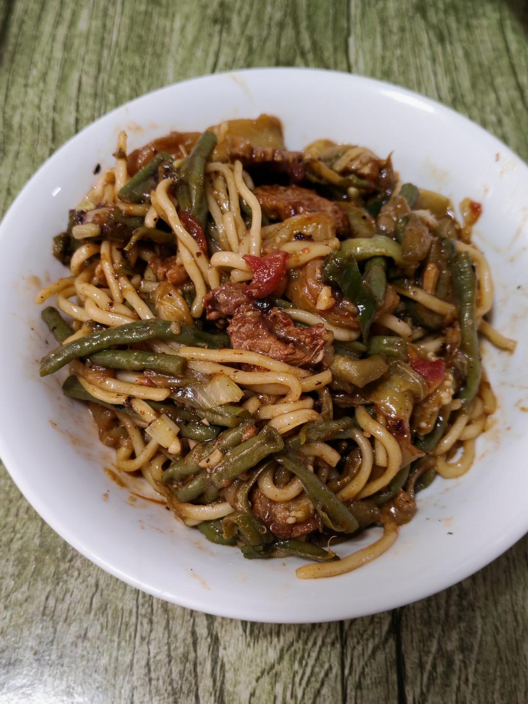 食欲大开的茄子豆角焖面