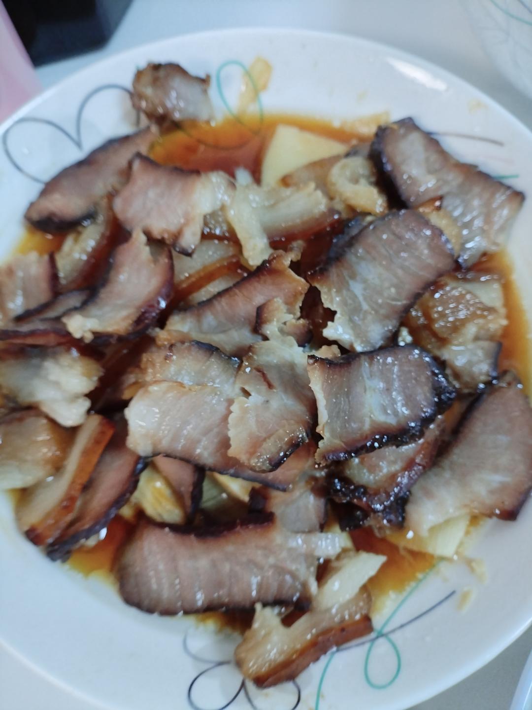 酱油肉，酱肉腊肉，味道不错哦，我觉得后腿肉更合适的做法