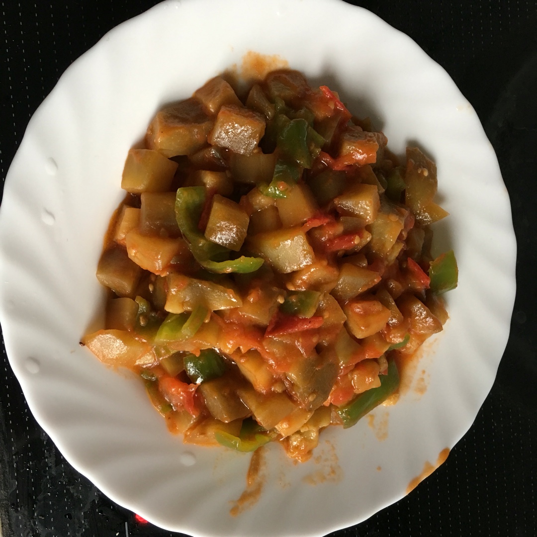 西红柿尖椒炒茄子