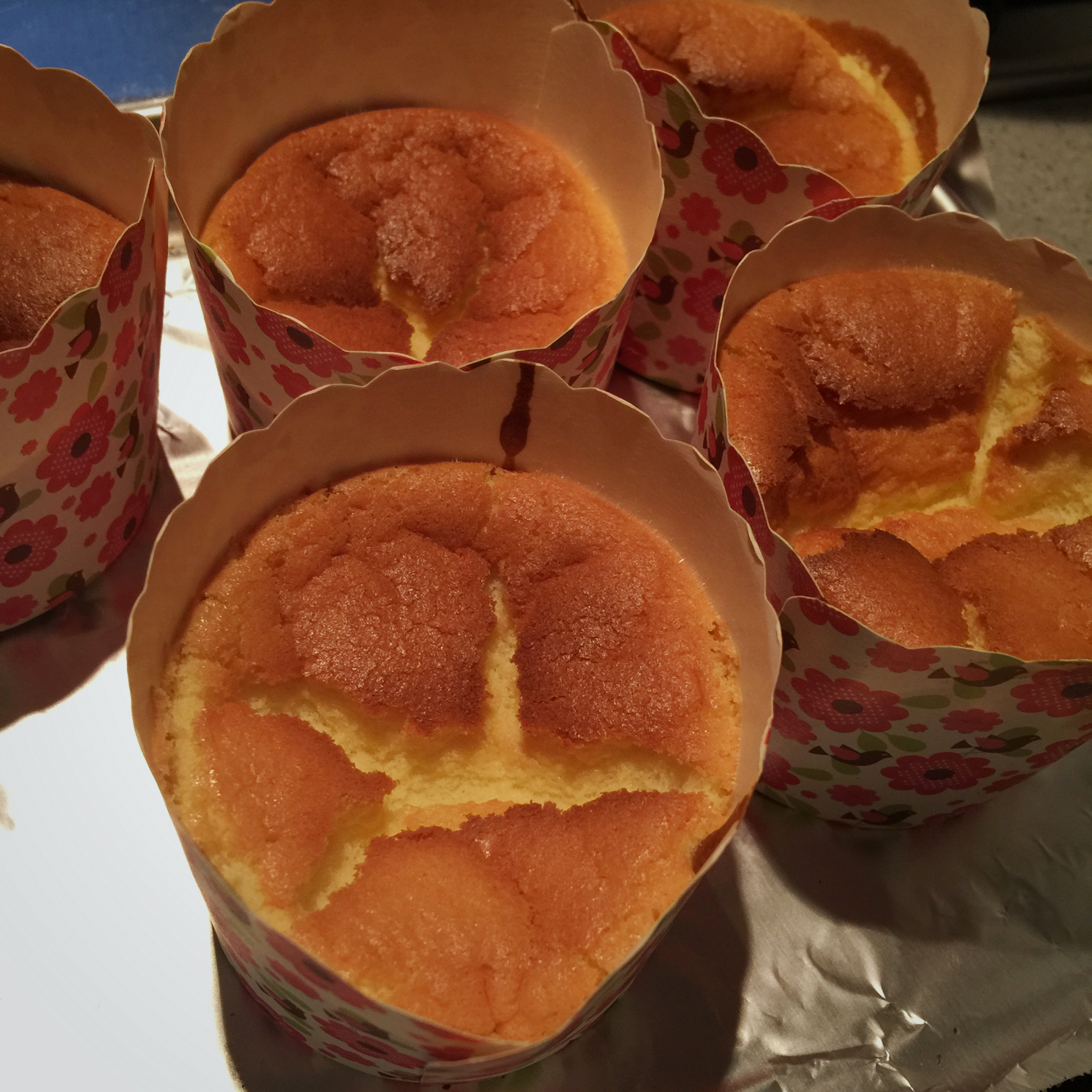 软绵绵戚风纸杯蛋糕