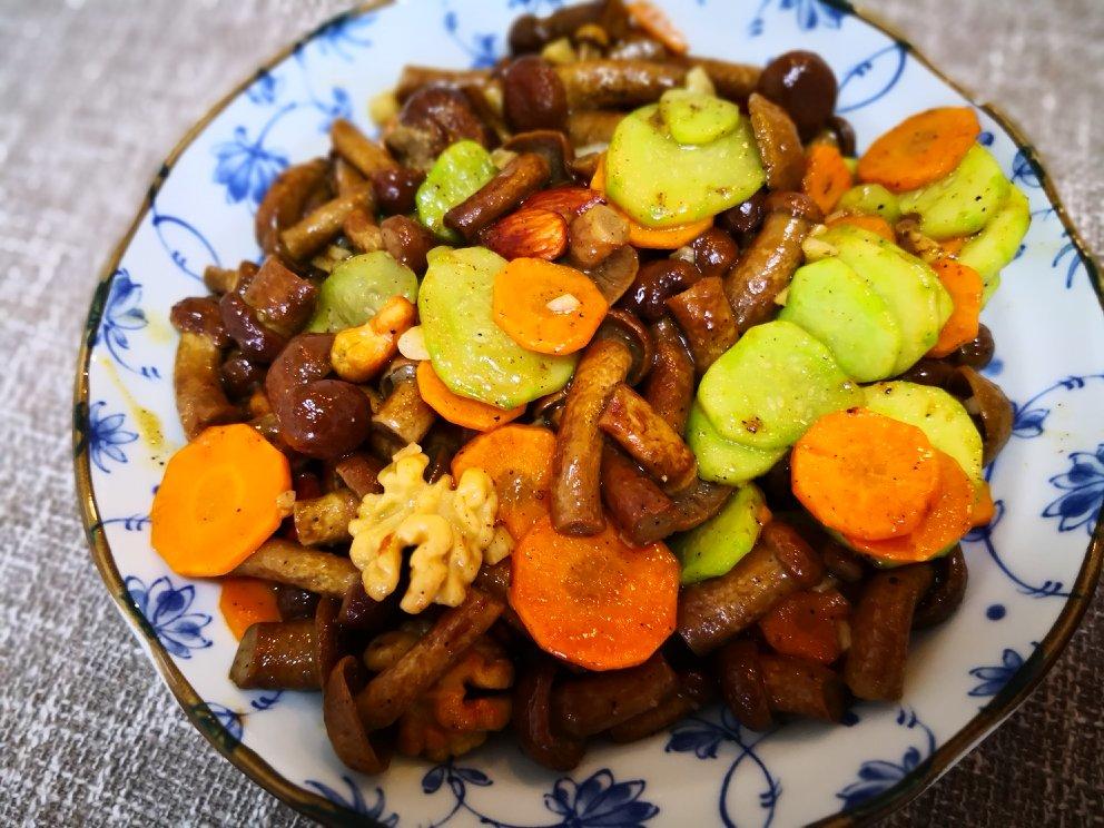 王小贱2017做的清炒滑子菇