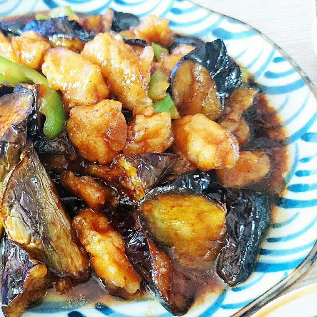肉段烧茄子！东北菜的精髓：黢黑、稀neng、胶黏、齁咸、好吃