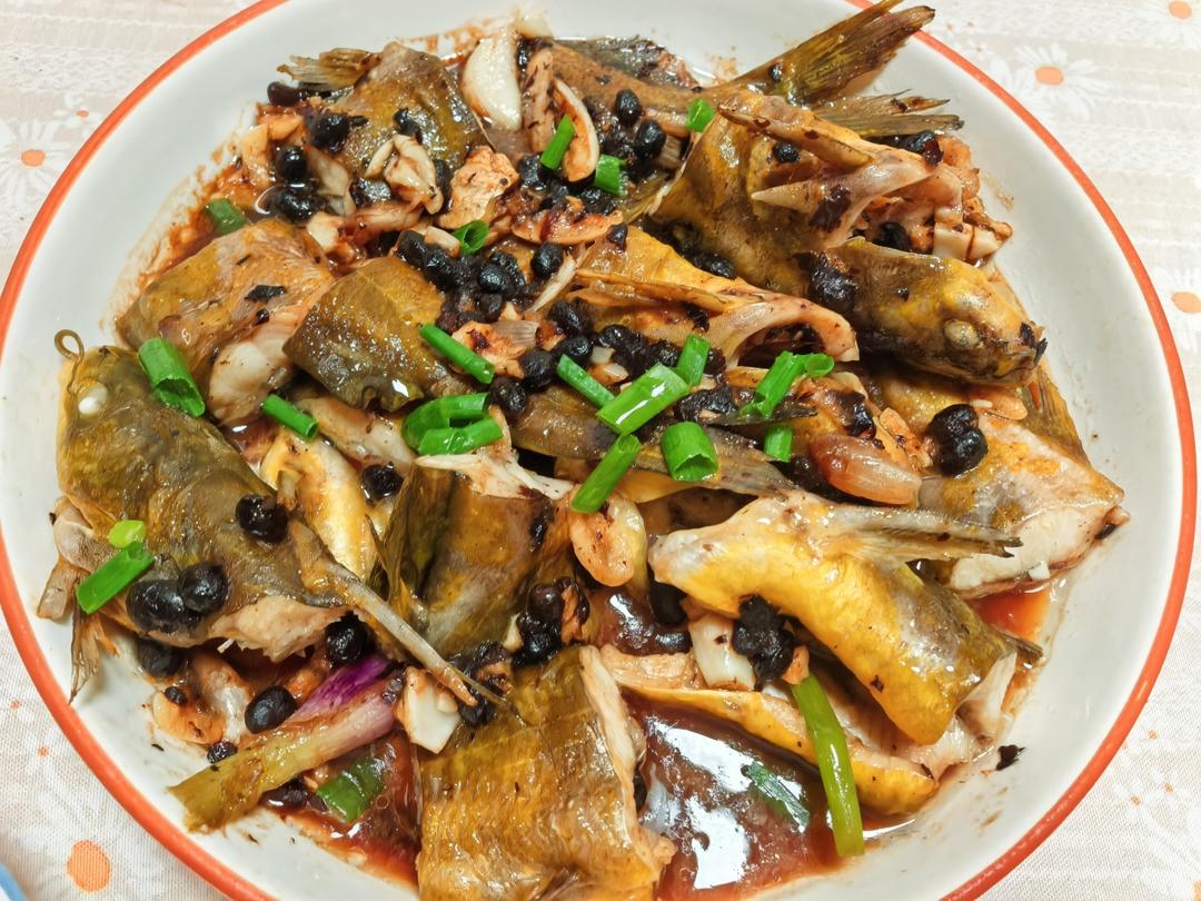 豉汁蒸黄骨鱼(经典粤菜)