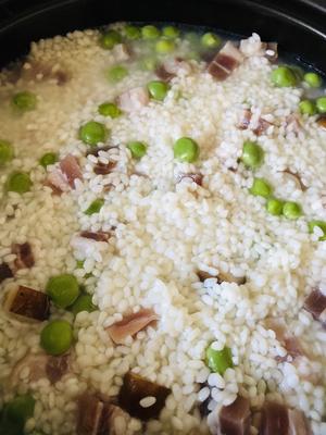 立夏咸肉青豆糯米饭的做法 步骤3