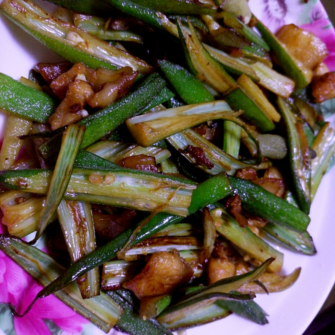 五花肉炒秋葵