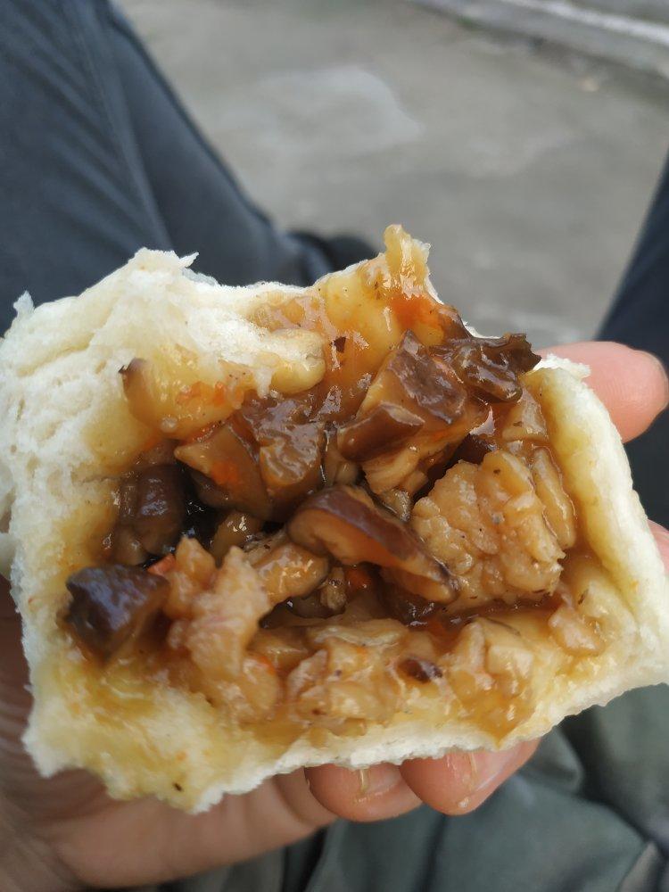 香菇胡萝卜鸡肉包子