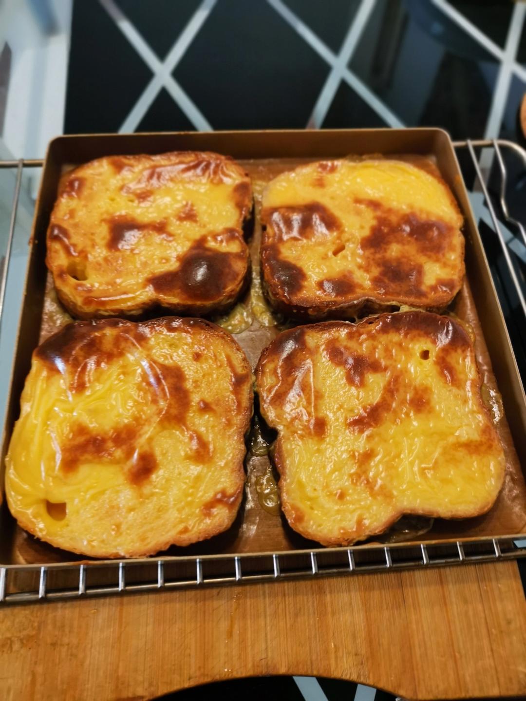 零失败快手岩烧乳酪(熔岩吐司)十分钟网红早餐，好吃哭