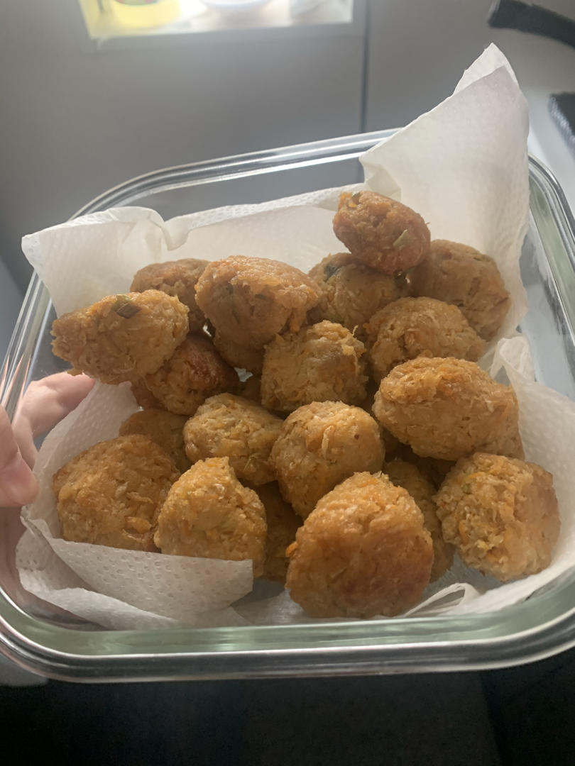 香炸萝卜丸子（外皮酥脆）