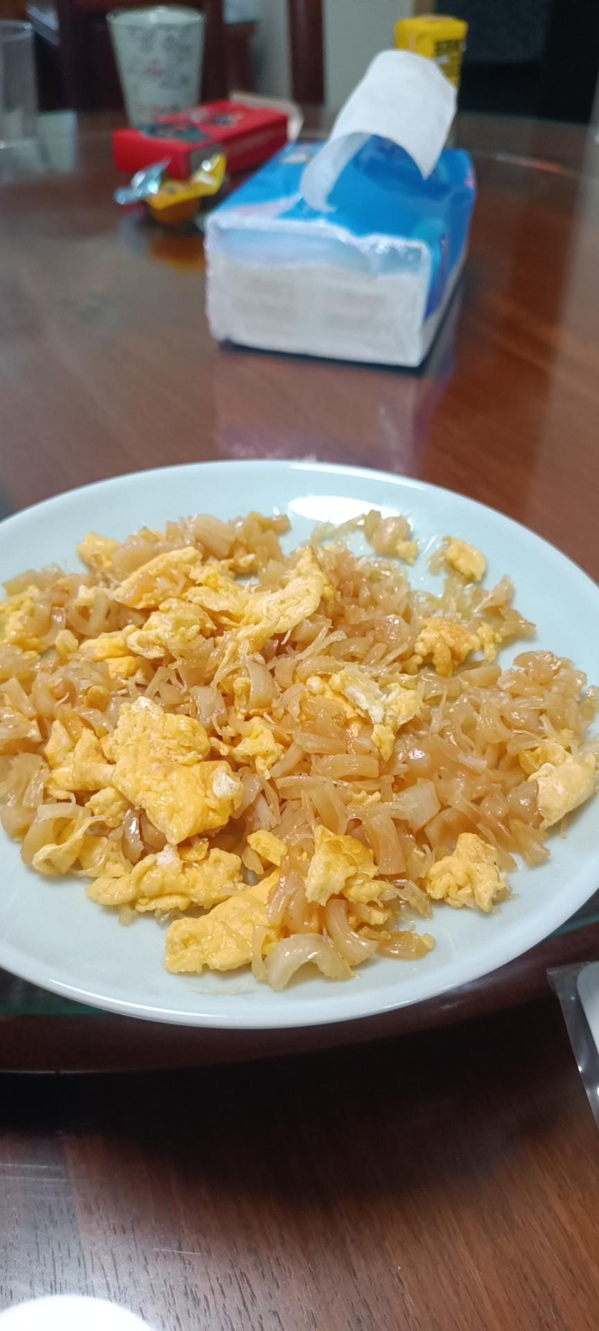 干贝炒鸡蛋（中式的scrambled egg）
