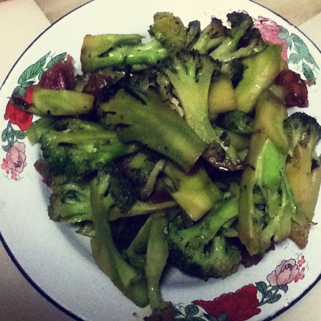 西兰花炒腊肉