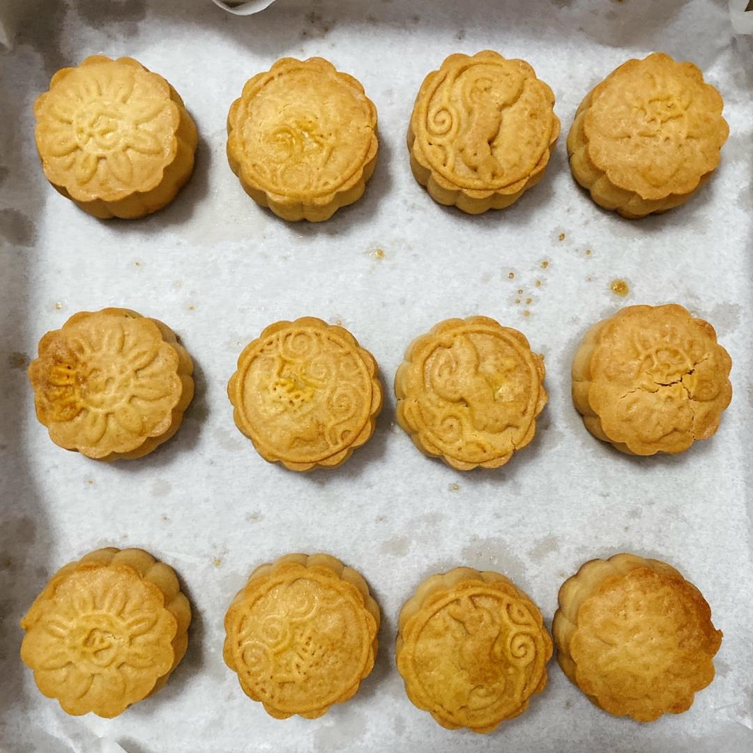 广式月饼——蛋黄莲蓉月饼