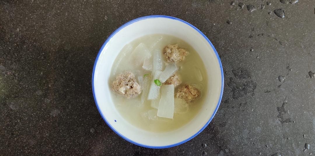 素冬瓜汤很鲜美，夏秋食用解暑降躁