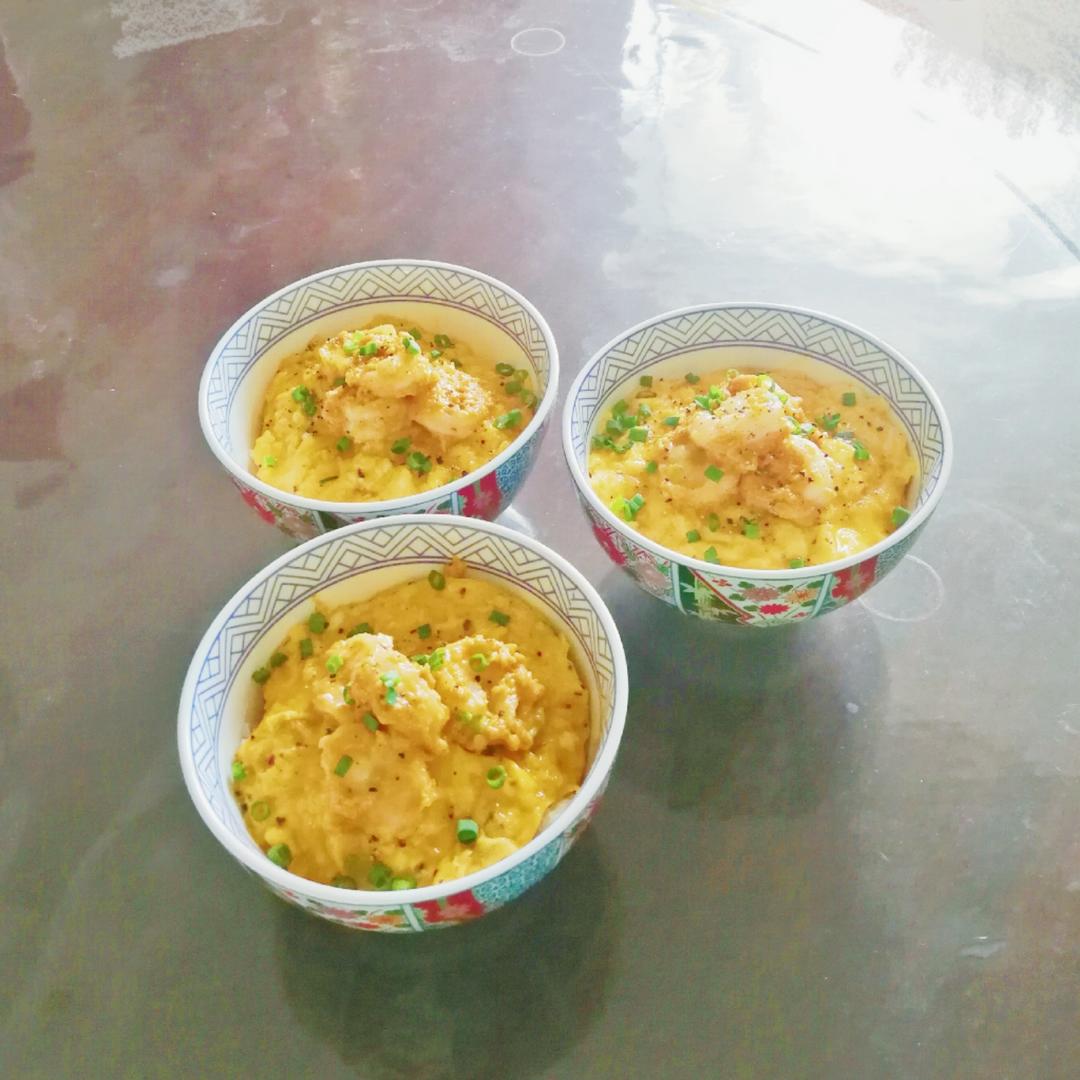 美滋滋の虾虾蛋包盖饭